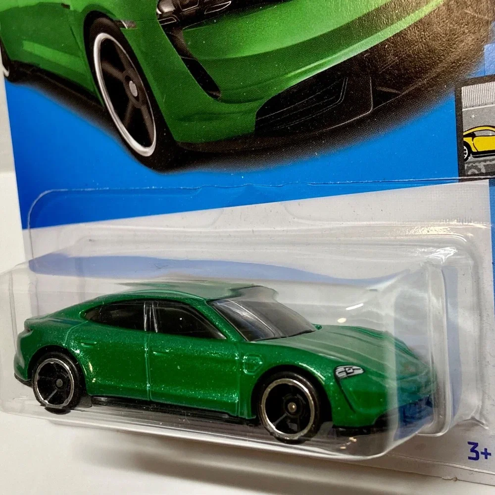 Hot Wheels Porsche Taycan Turbo S 149/250 Factory Fresh 4/5‎ Green Die-cast 1:64